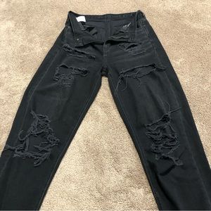 🔹American Eagle Relaxed Mom Jeans🔹